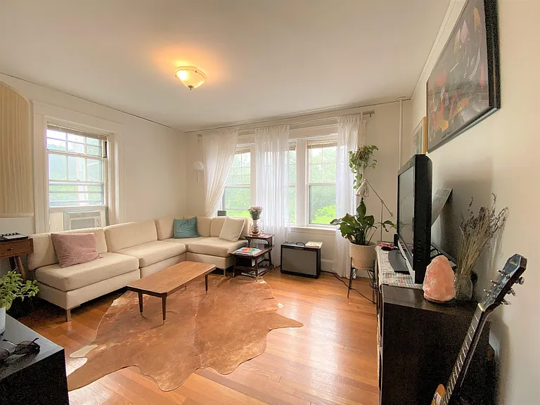 168 Norfolk St #1 — Photo 1