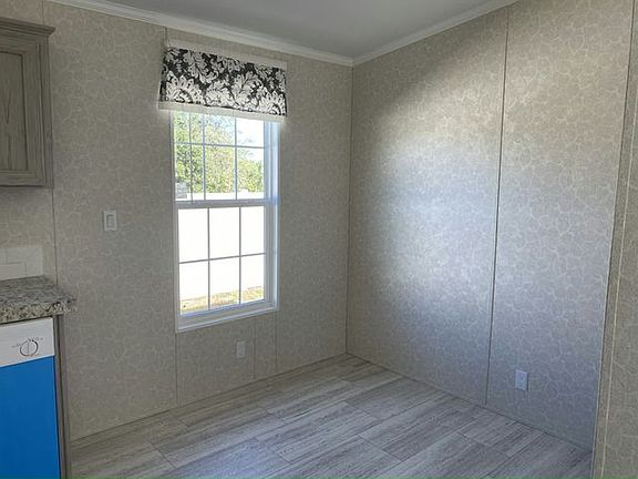 3rd image of 115 W Virgil St #21