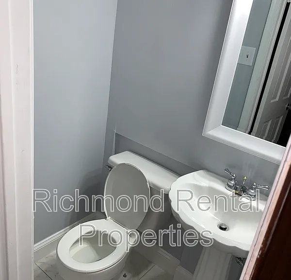 4 Skipwith Green Cir — Photo 31