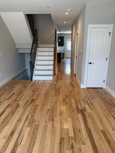 3 bed, 2.5 bath, 2160 sqft, $3,700 — Photo 2