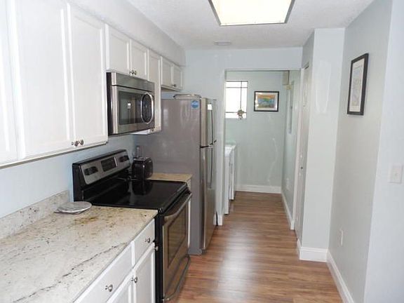 5th image of 3022 Alcazar Pl APT 205