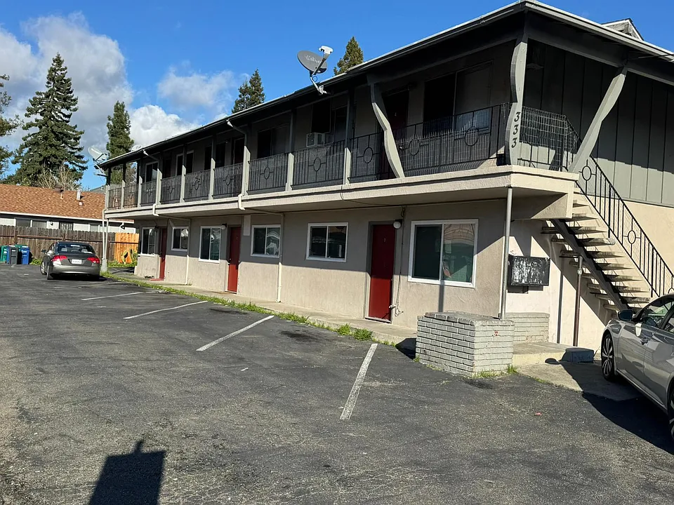333 Dumont Ave #1