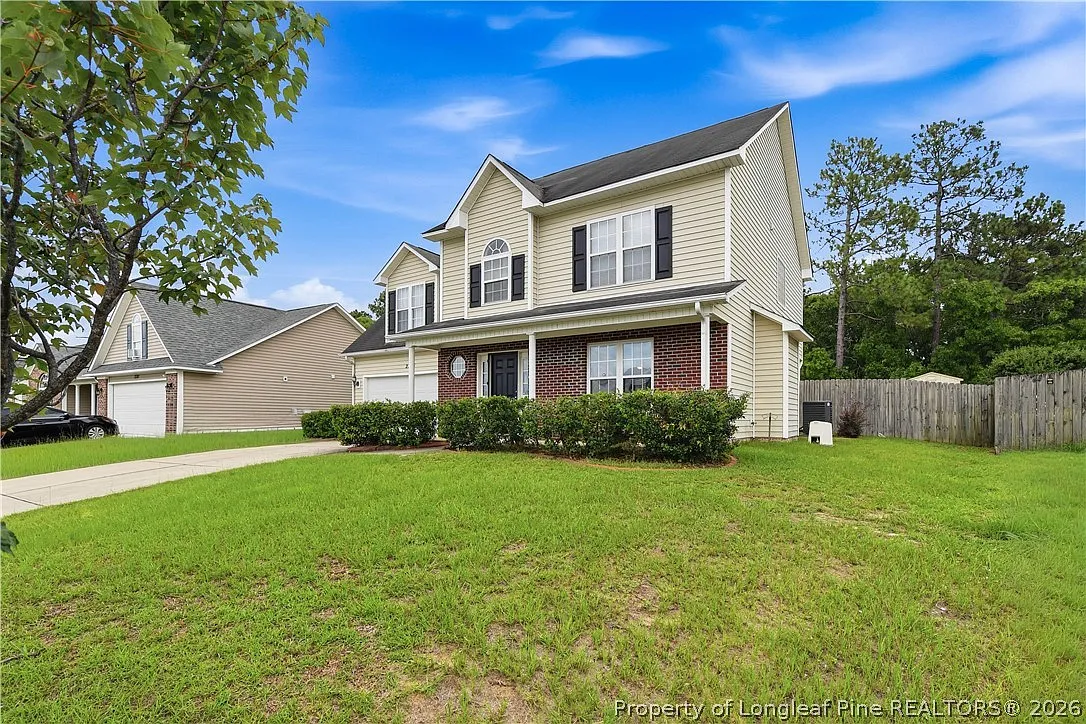 3 bed, 2.5 bath, 1924 sqft, $1,850 — Photo 3