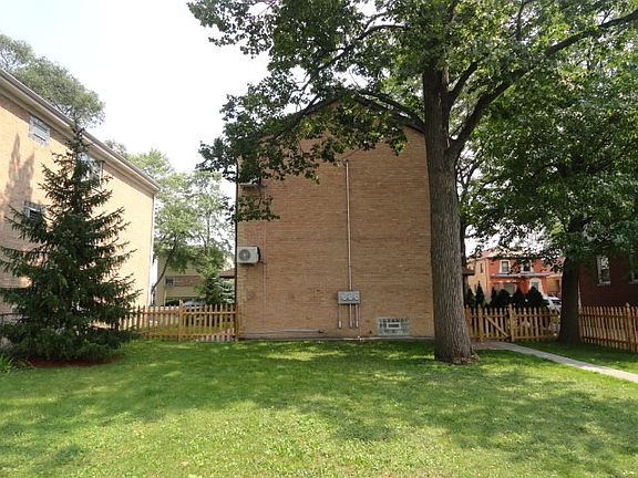 3rd image of 2426 N 76th Ave