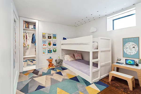 Sold by Nest Seekers International | media 6