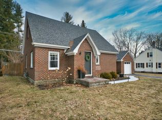 8 Morningside Dr, Schenectady, NY 12303