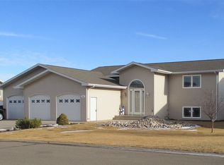 413 4th Ave SW, Surrey, ND 58785