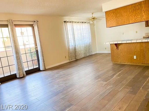 4th image of 4291 Sanderling Cir Unit 127