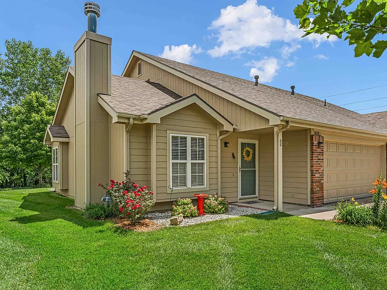 2628 Sawgrass Dr — Photo 20