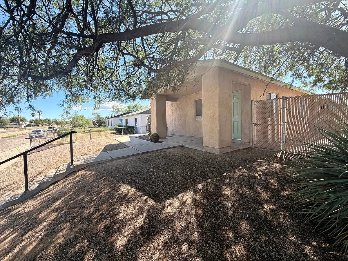 2 bed, 2.0 bath, 750 sqft, $1,295 — Photo 3