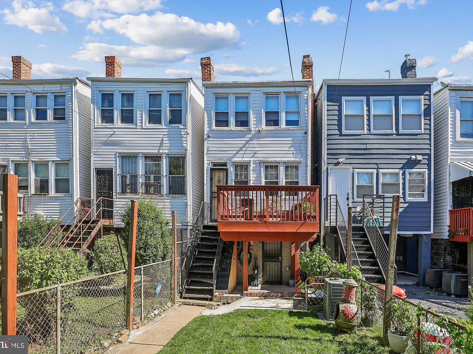 1 bed, 1.0 bath, 1216 sqft, $1,100 — Photo 3