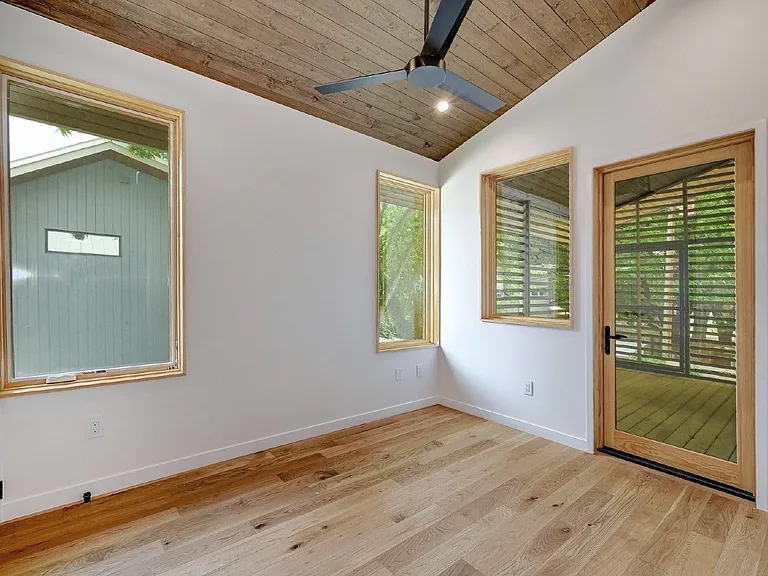 1411 Haskell St #4 — Photo 13