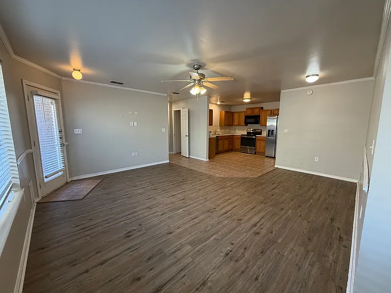 706 N Englewood Ave #A — Photo 1