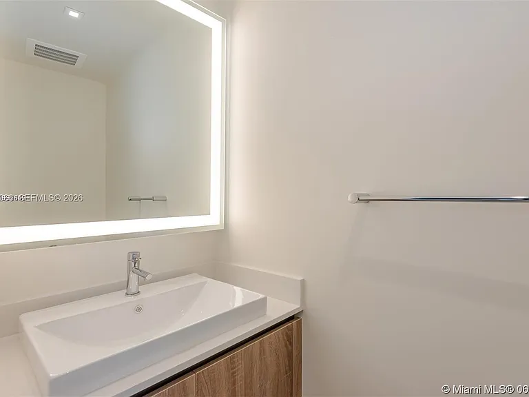 2960 NE 207th St #TS-102 — Photo 14