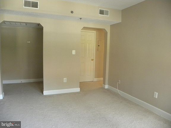 5th image of 604 Bashford Ln Unit 2113