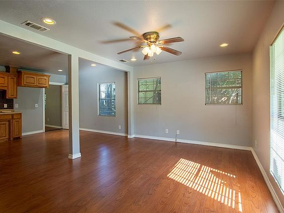 3rd image of 3754 Townsend Dr