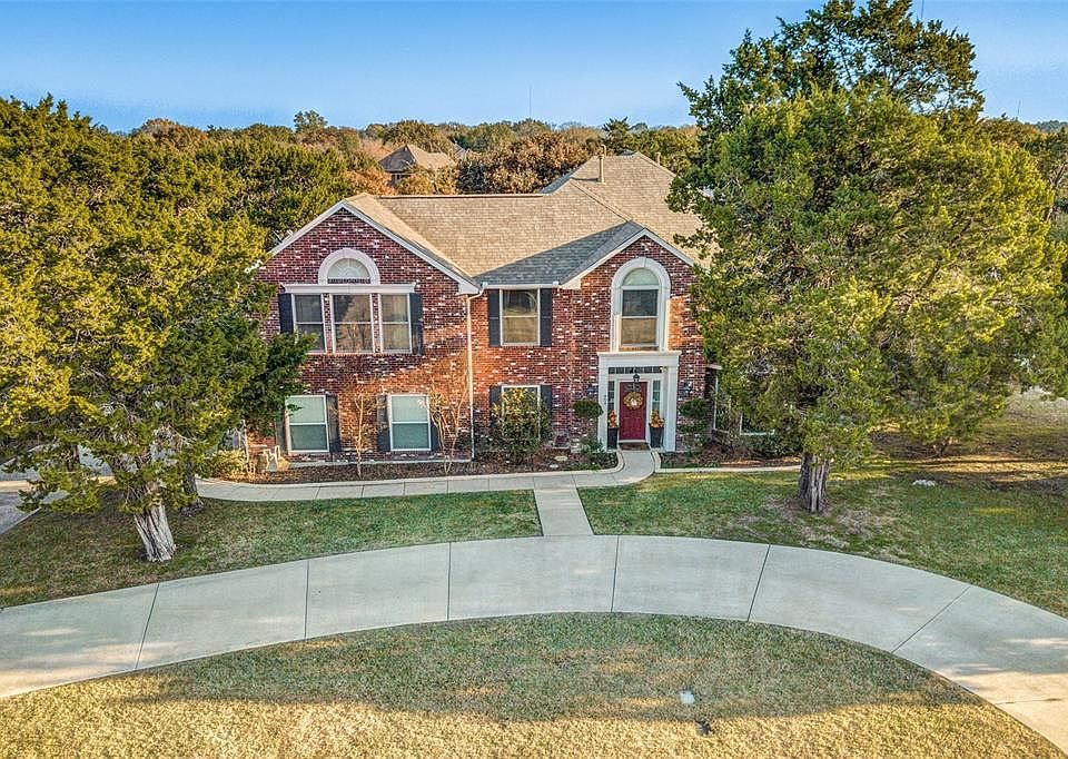 1st image of 804 Cobblestone Ct