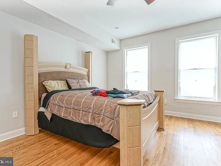 2332 Ellsworth St — Photo 13