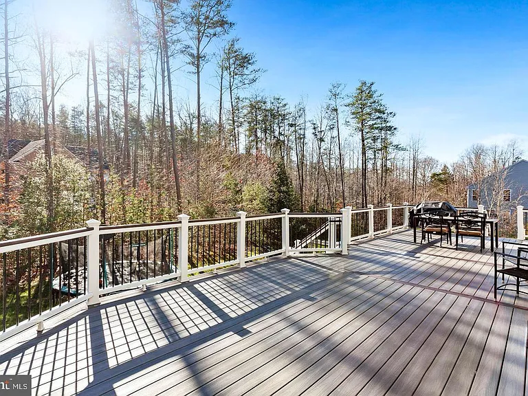 5401 Tomlinson Dr — Photo 1