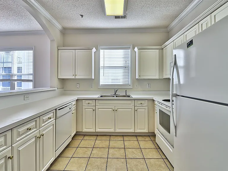 604 Heathrow Dr #1102 — Photo 13