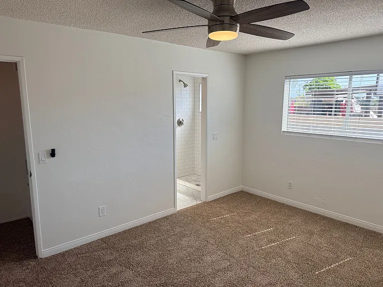 1115 Oxford Ct — Photo 11