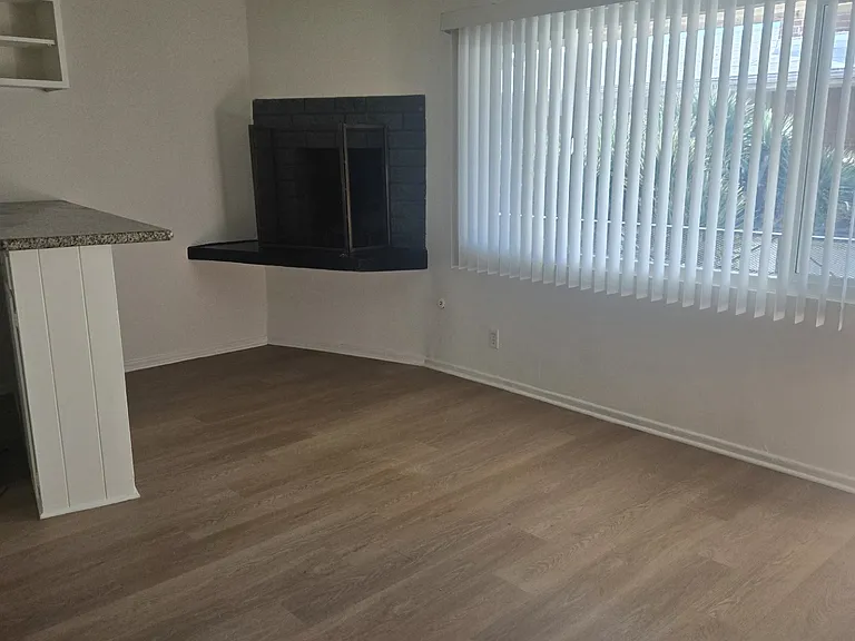 817 9th St #6 — Photo 3