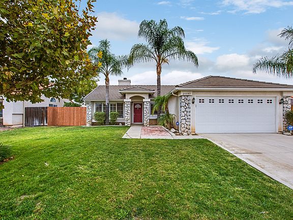 3rd image of 25597 Dorval Ct