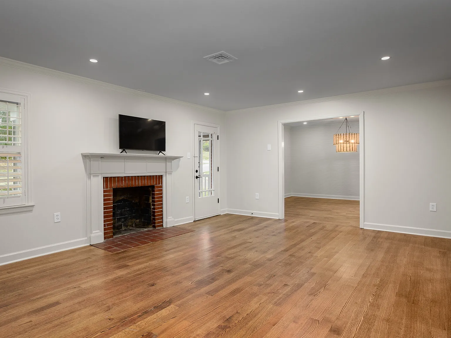 3 bed, 1600 sqft, $2,000 — Photo 3