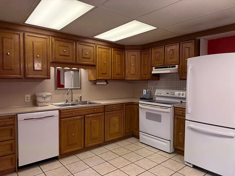 2741 S Fairfax St — Photo 12