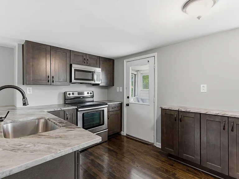853 Gallavista Ave — Photo 14