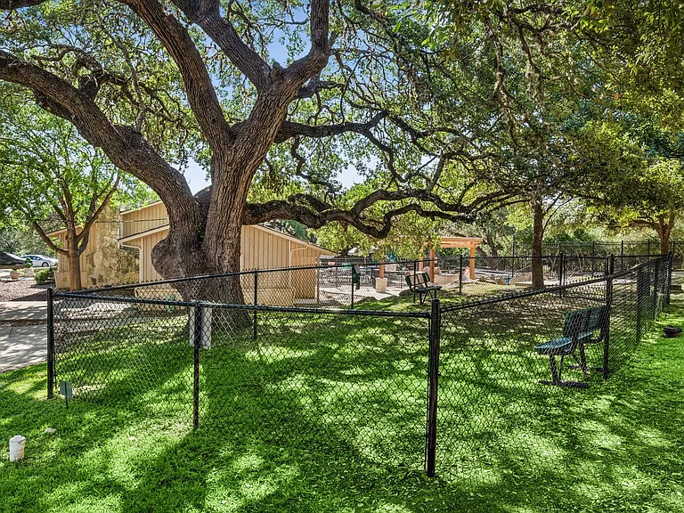 Crosspoint Oaks at Boerne — Photo 34