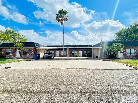 2nd image of 121 Las Palmas St