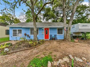 462 Huisache St, Lake Jackson, TX 77566