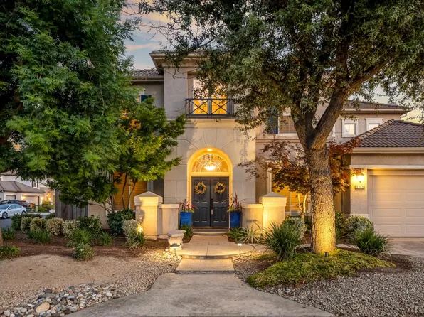 2705 E Ryan Ln, Fresno, CA 93720