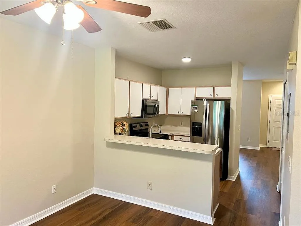 3 bed, 3.0 bath, 1559 sqft, $2,250 — Photo 3