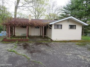 101 Poplar St, Dingmans Ferry, PA 18328