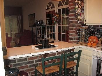 5th image of 1070 Oakcroft Ln