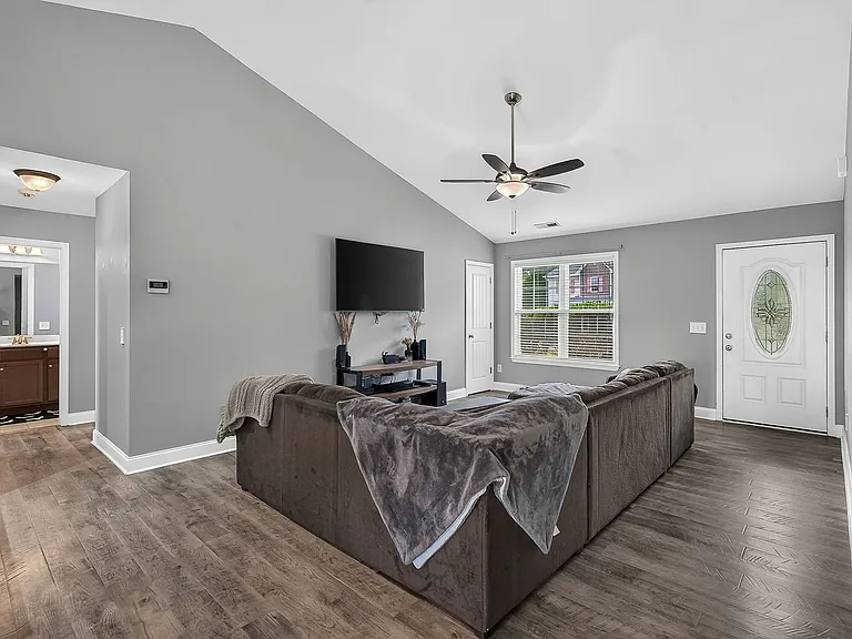 210 Riverstone Ct — Photo 8