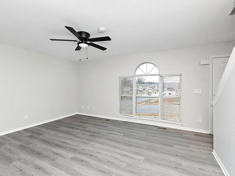 Windsor Townhomes Community — Photo 6