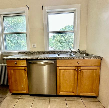 5th image of 206 Sumner St APT 6