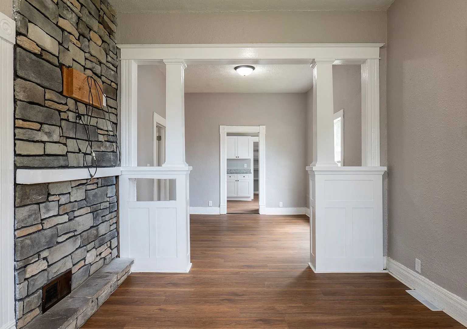 Cozy 2 Bedroom Home in South Omaha! — Photo 2