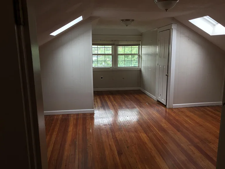 1005 King Ave — Photo 4