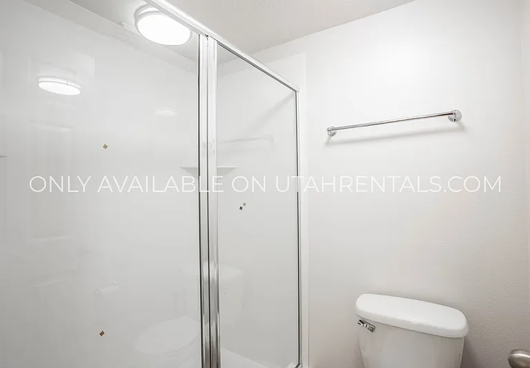 884 E 700 N #E2-1 — Photo 14