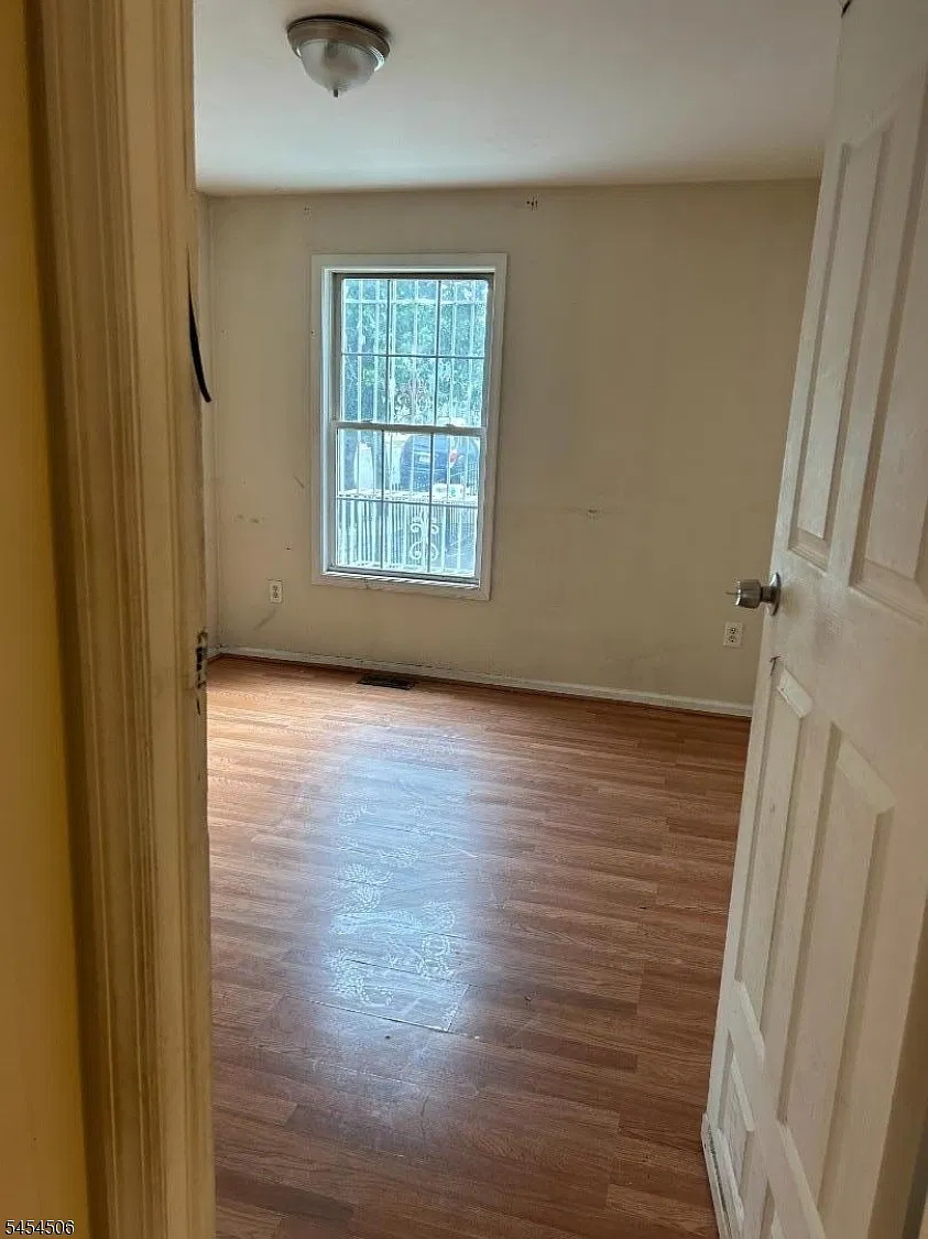 3 bed, 1.0 bath, $2,200 — Photo 4