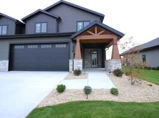 365 Ridge View Dr UNIT 15, Milton, WI 53563