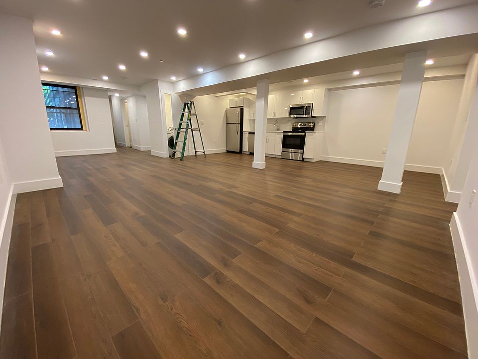 1st image of 113 E 2nd St #2