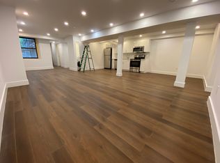 113 E 2nd St #2, New York, NY 10009