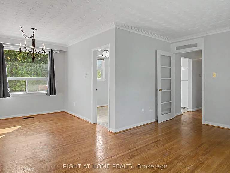 426 Seaton Dr #UPPER — Photo 3