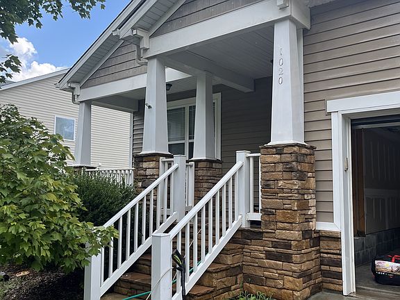 3rd image of 1020 Oak Park Dr