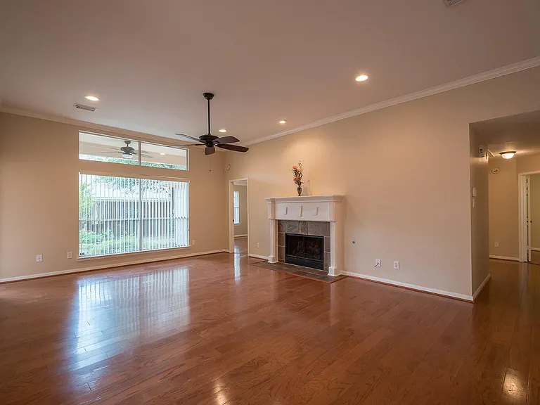 16015 Lausanne Dr — Photo 5